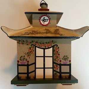Fabulous birdhouse - either for indoor decor or for outdoor use. BNWT.
